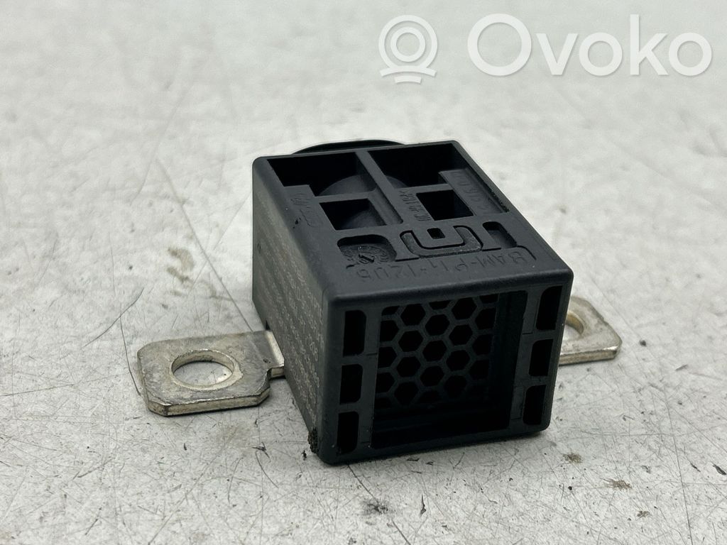 Audi A6 S6 C6 4F Battery relay fuse 