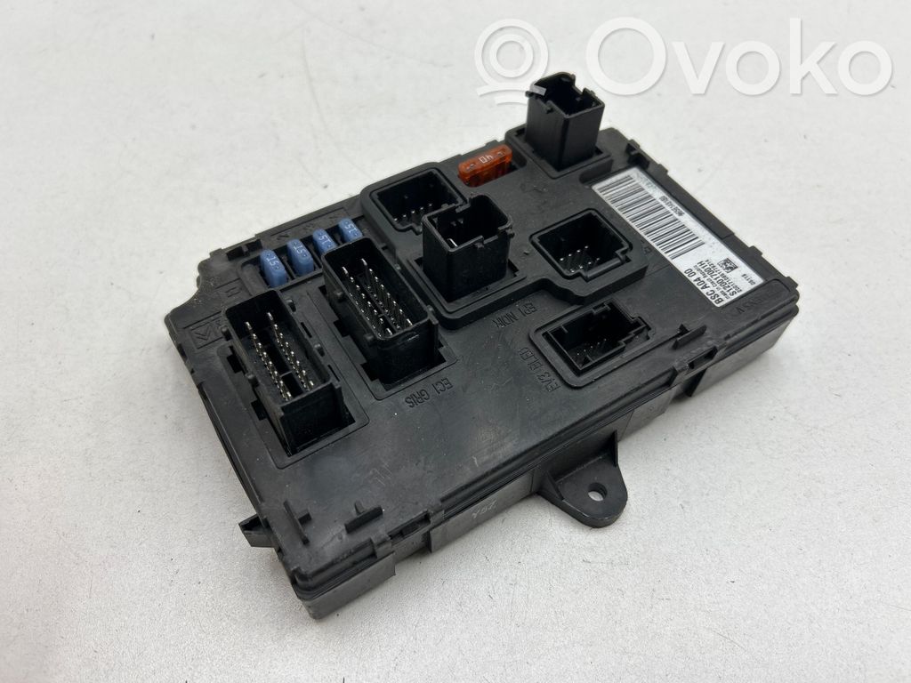 Peugeot 407 Fuse module 