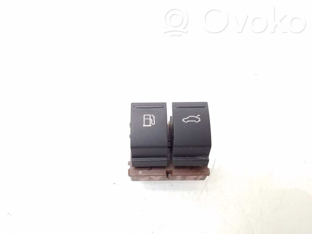 Volkswagen PASSAT B6 Tailgate opening switch 