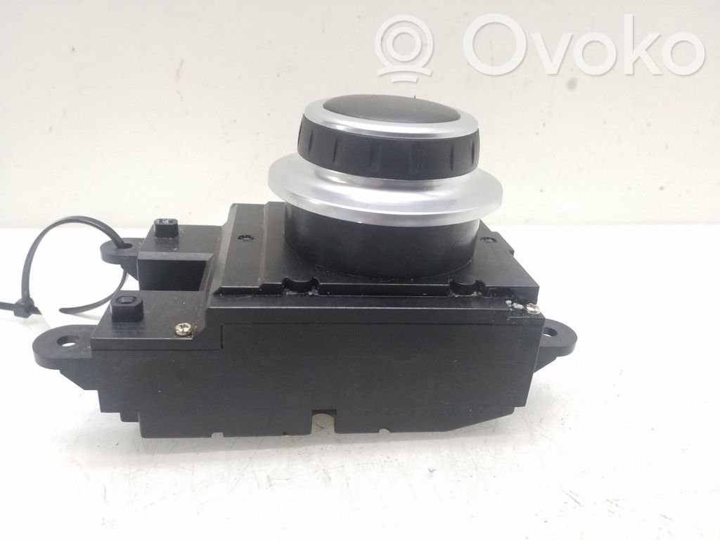 Head unit multimedia control   6944884