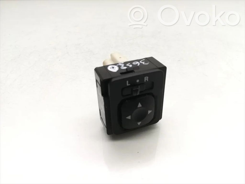 Mitsubishi Outlander Wing mirror switch 
