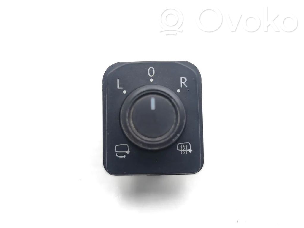 Volkswagen Polo VI Wing mirror switch 