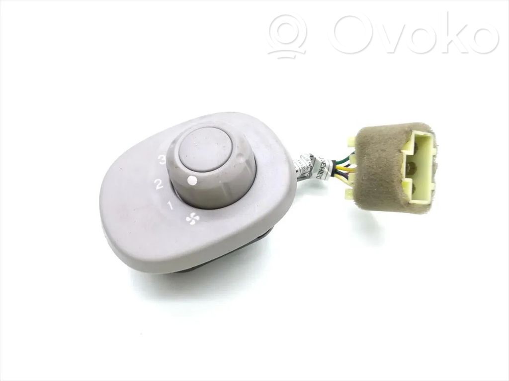 Przełącznik / Włącznik nawiewu dmuchawy   A150170614
