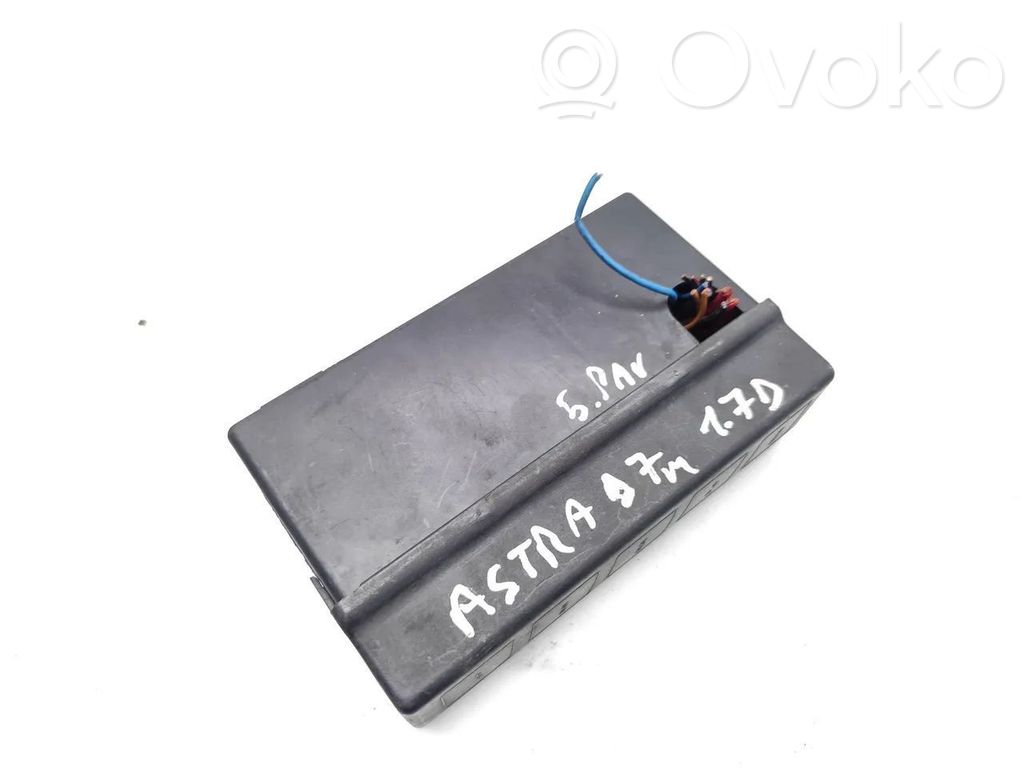 Opel Insignia A Fuse module 