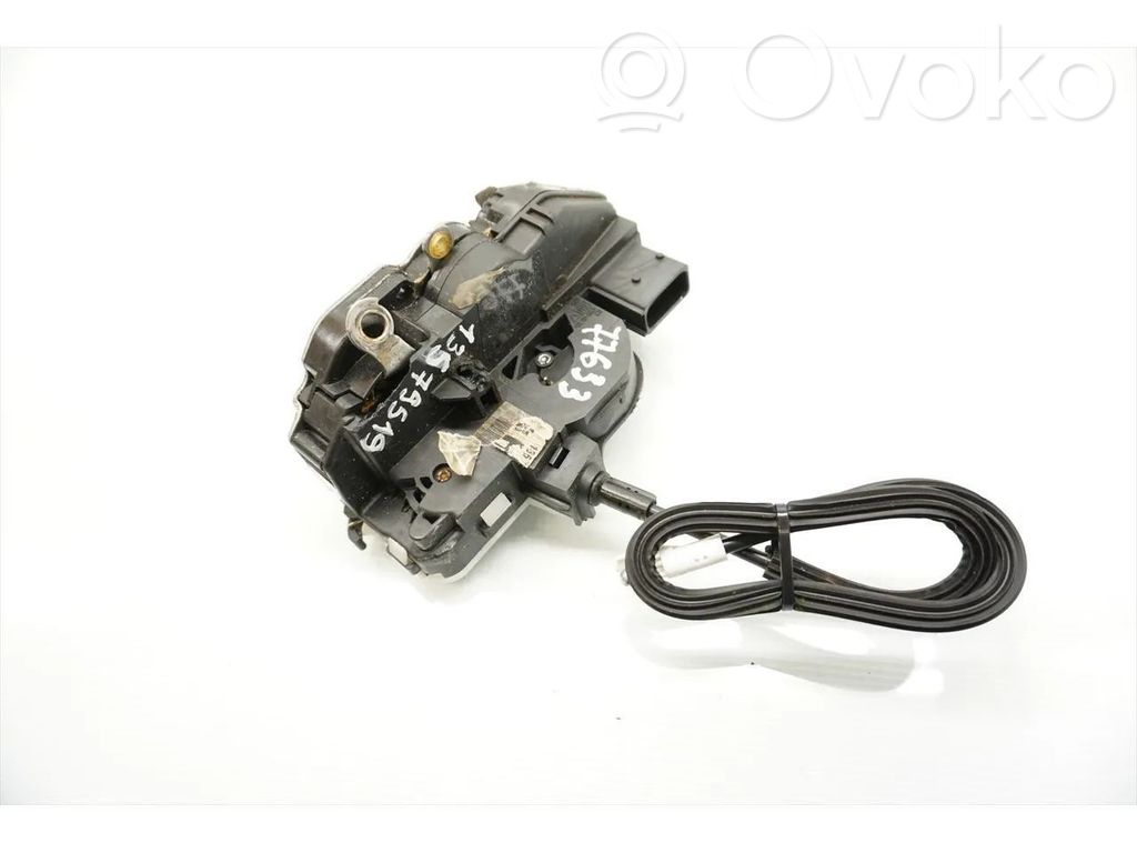 Opel Insignia A Zamek drzwi przednich 