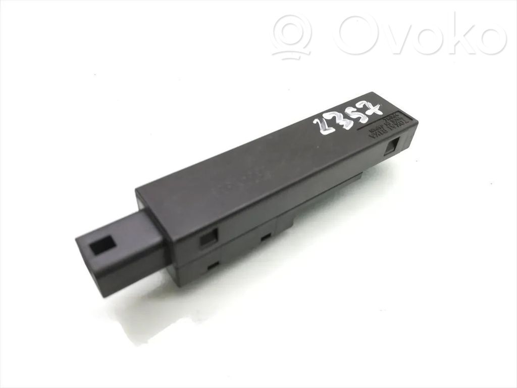 Lexus IS 220D-250-350 Interjera komforta antena 