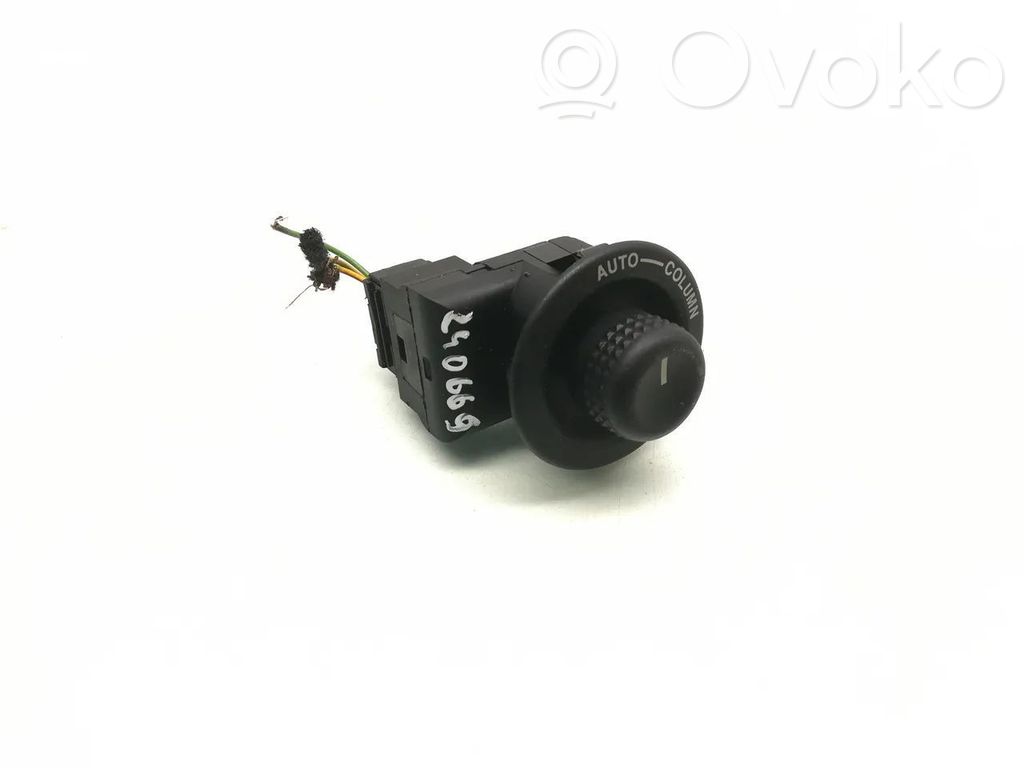Jaguar XF Wing mirror switch 