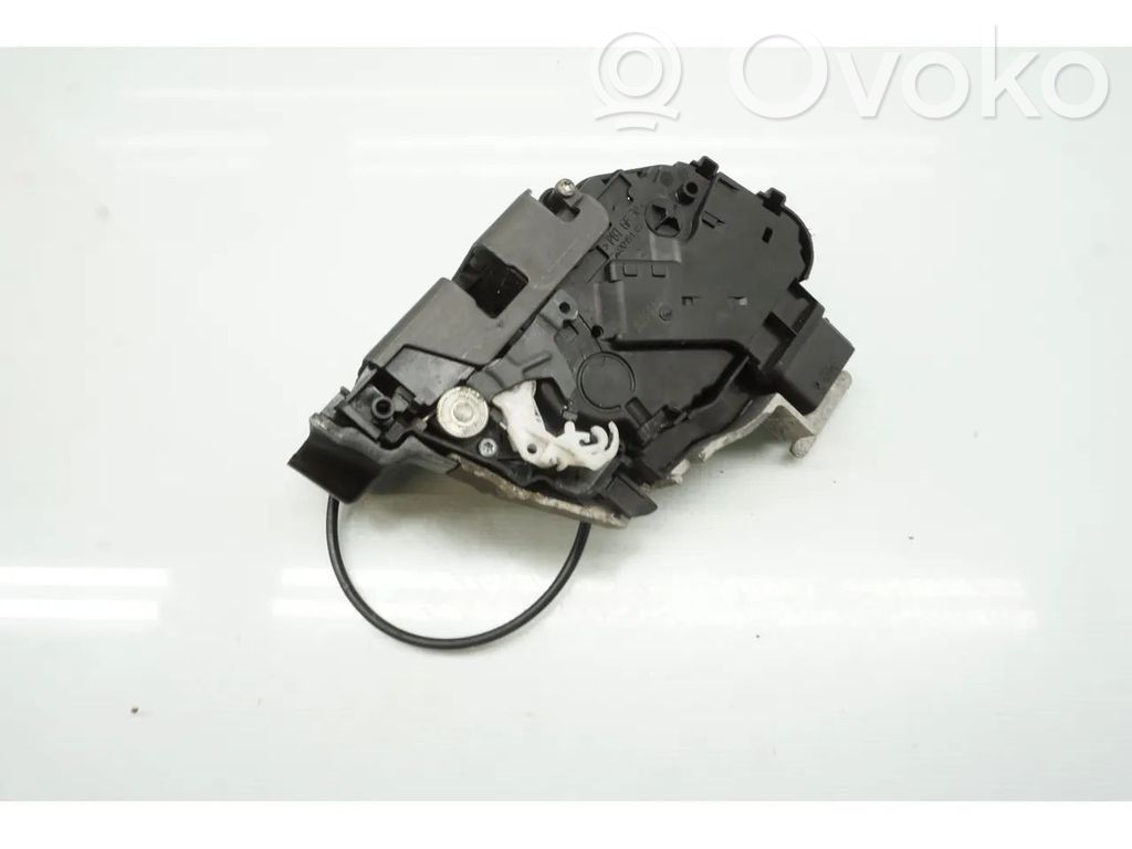 Volvo V50 Priekšpusē slēdzene 