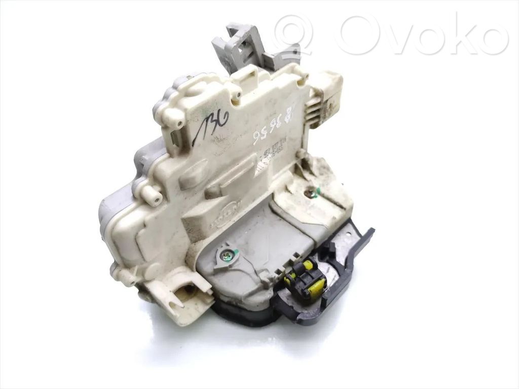 Audi A6 S6 C6 4F Etuoven lukko 