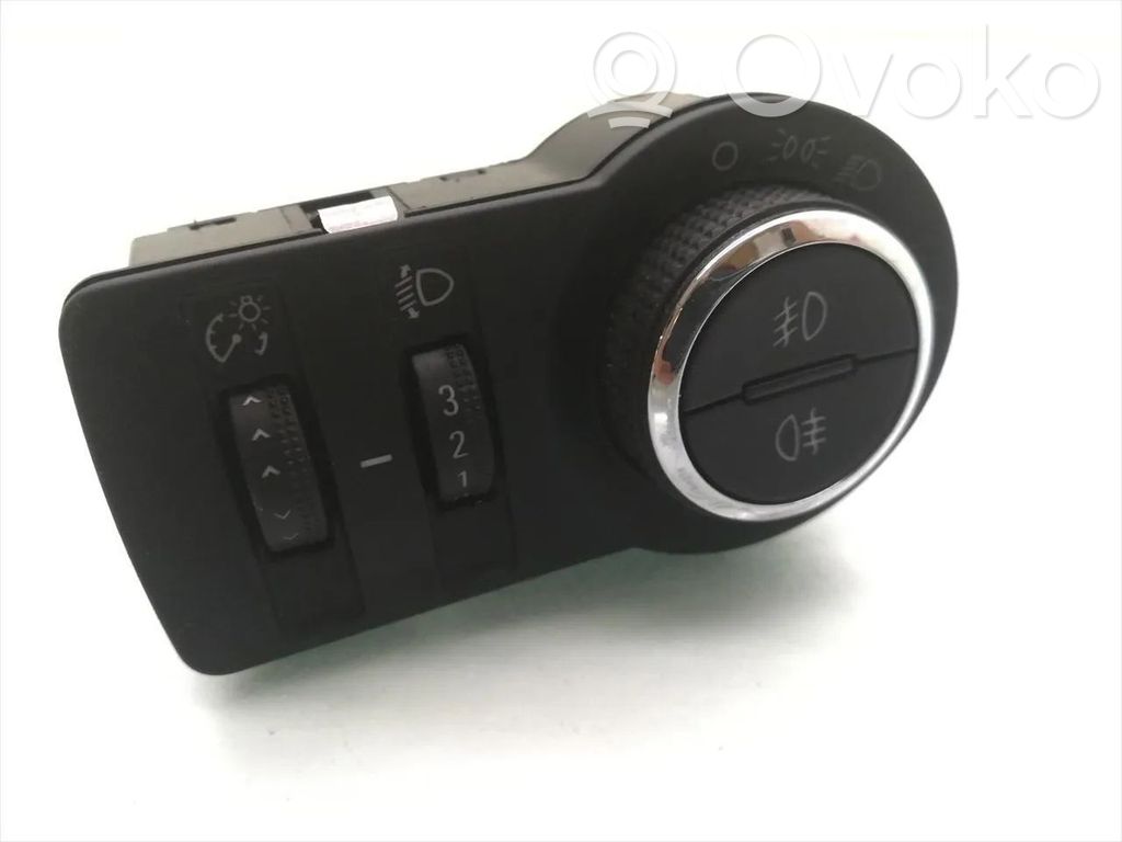 Opel Astra J Light switch 