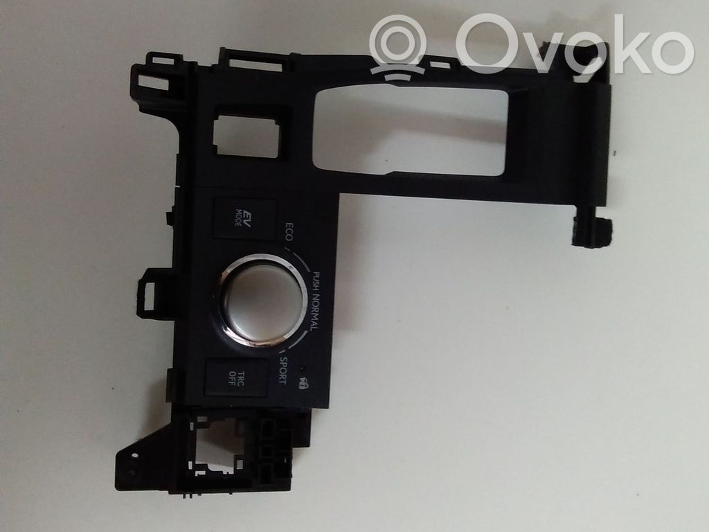 Lexus CT 200H Center console 