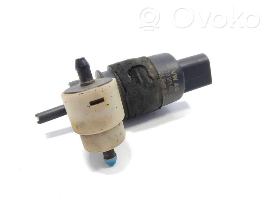 Volkswagen Touran I Windscreen/windshield washer pump 