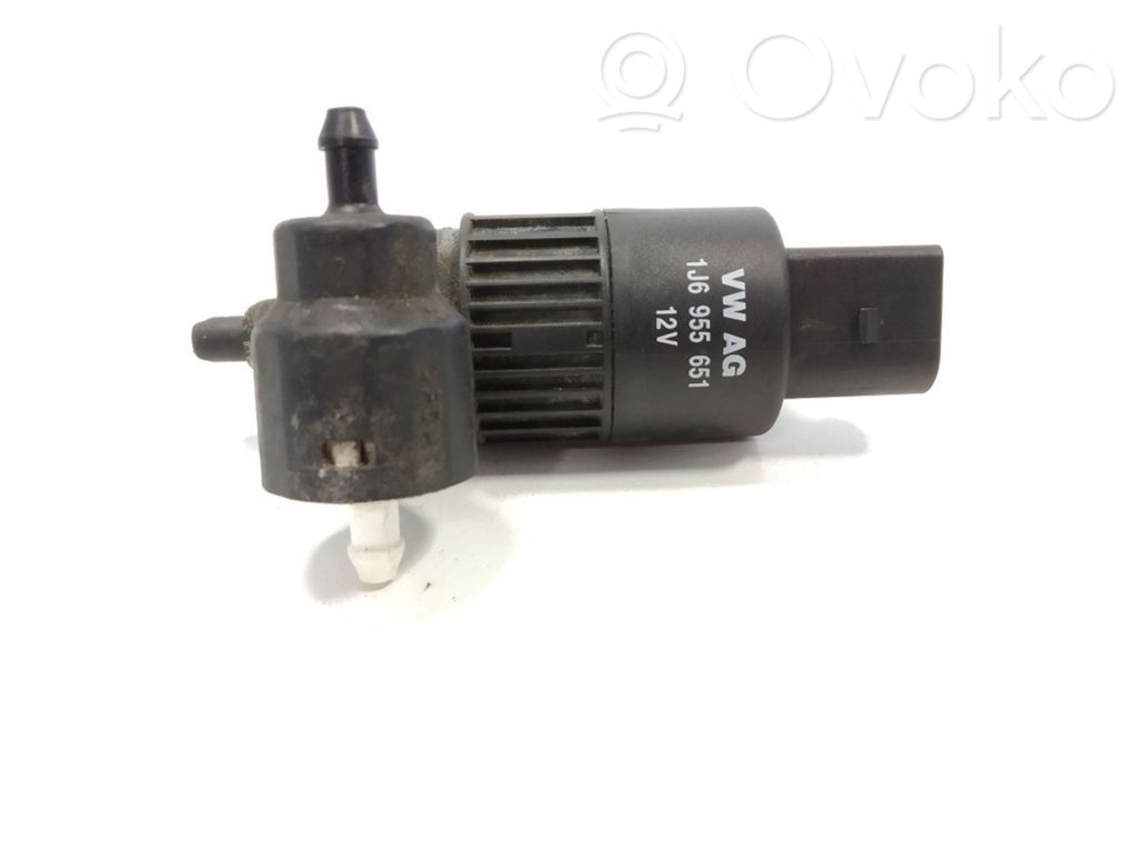 Volkswagen Touareg I Windscreen/windshield washer pump 