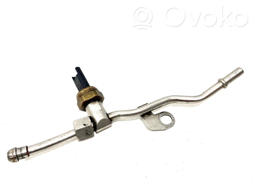 BMW 1 E81 E87 Fuel injector supply line/pipe 