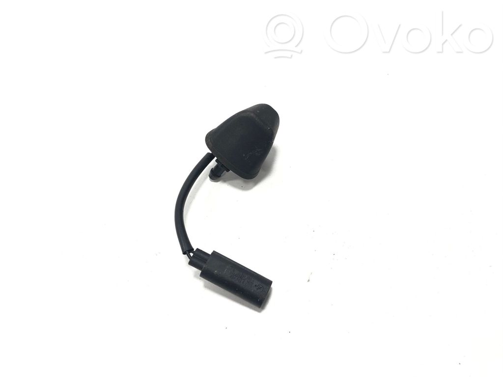 BMW 3 E90 E91 Windshield washer spray nozzle 