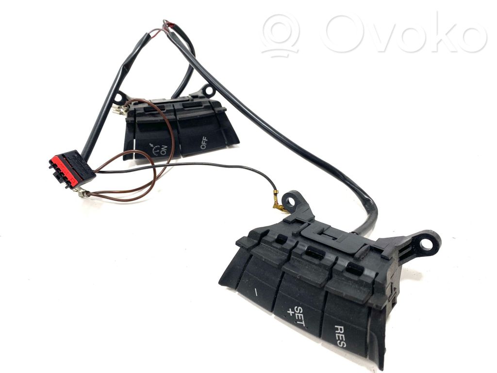 Ford Focus C-MAX Steering wheel buttons/switches 