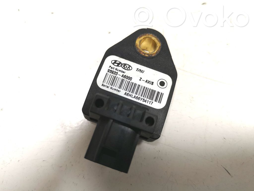 KIA Ceed Airbag deployment crash/impact sensor 