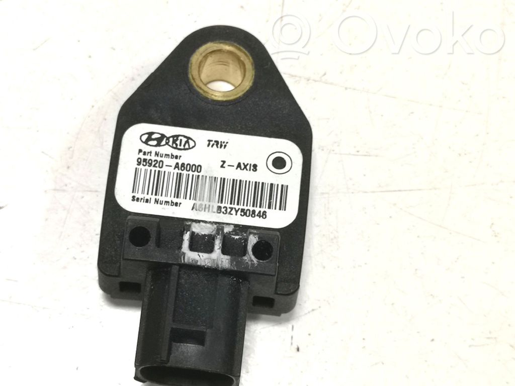 KIA Ceed Airbag deployment crash/impact sensor 