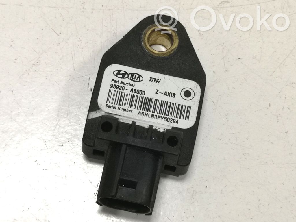 KIA Ceed Airbag deployment crash/impact sensor 