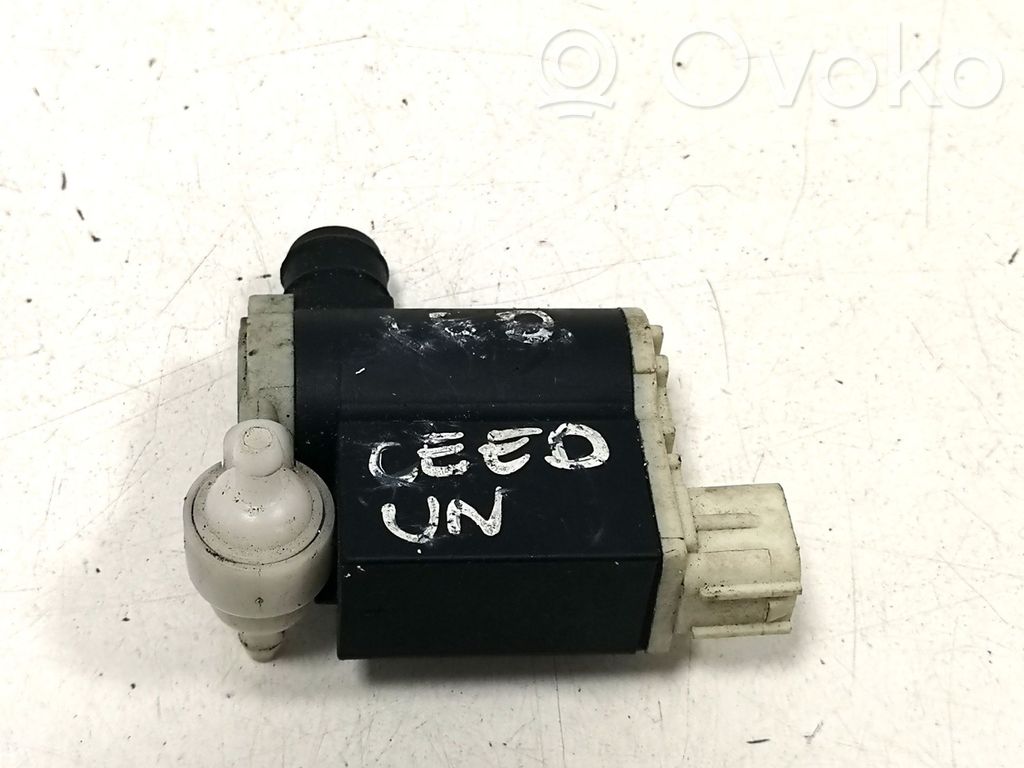 KIA Ceed Windscreen/windshield washer pump 