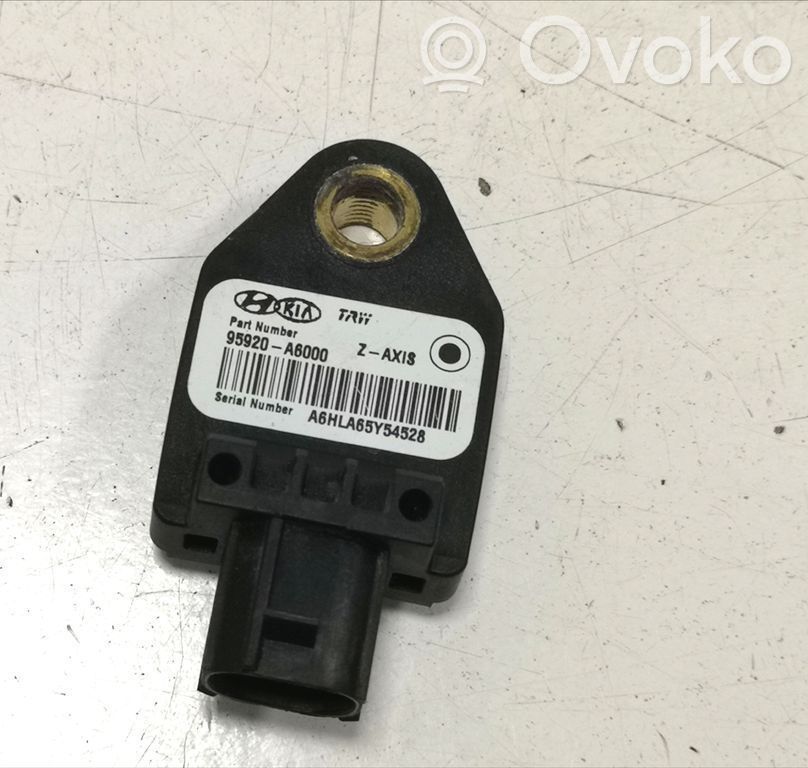 KIA Ceed Airbag deployment crash/impact sensor 