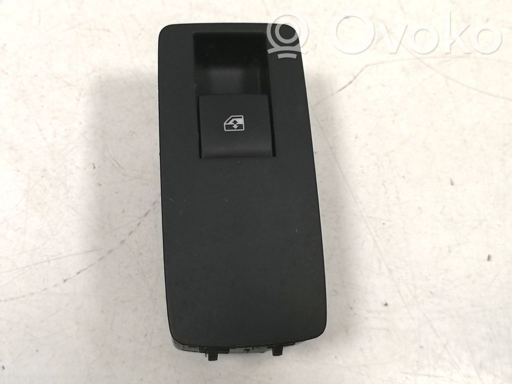 Opel Insignia A Electric window control switch 