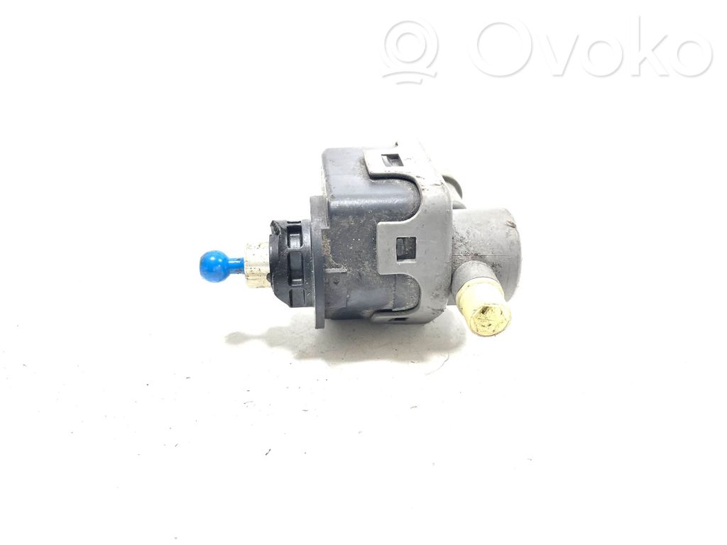 Nissan Qashqai Headlight level adjustment motor 