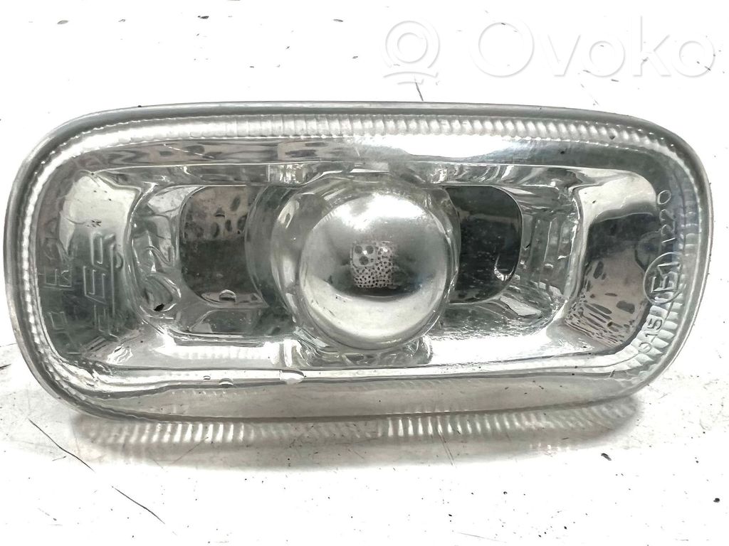 Audi A4 S4 B7 8E 8H Front fender indicator light 