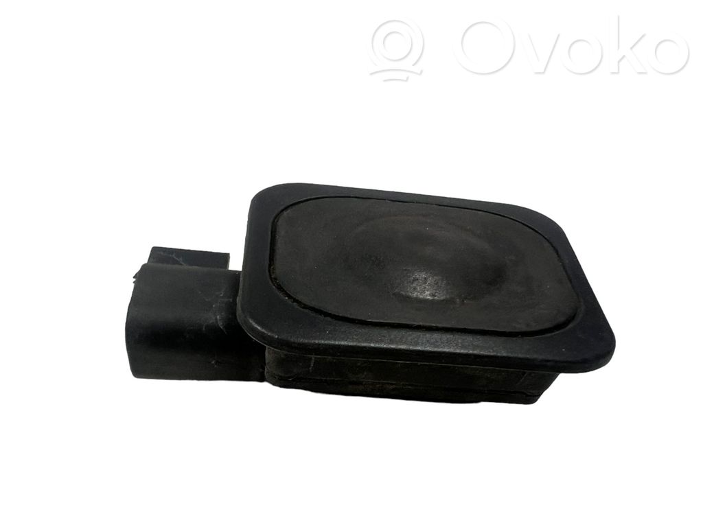 Jaguar XF X250 Tailgate opening switch 