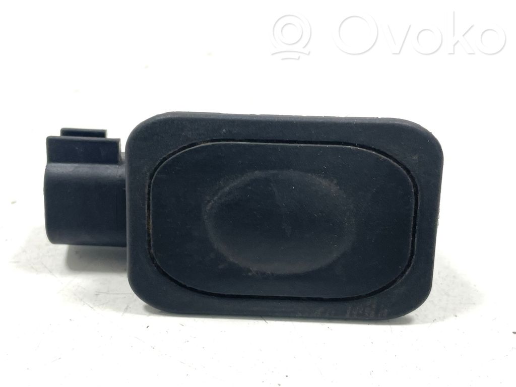 Jaguar XF Tailgate opening switch 