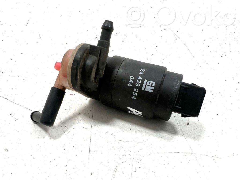 Opel Meriva A Windscreen/windshield washer pump 
