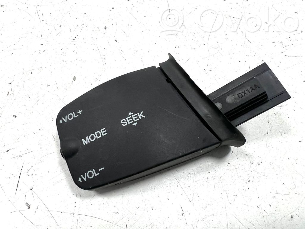 Ford Focus Multifunctional control switch/knob 