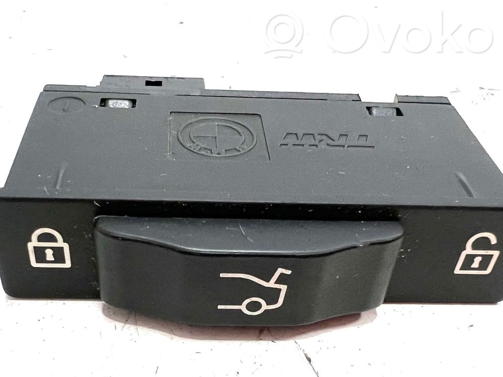 BMW 7 E65 E66 Tailgate opening switch 