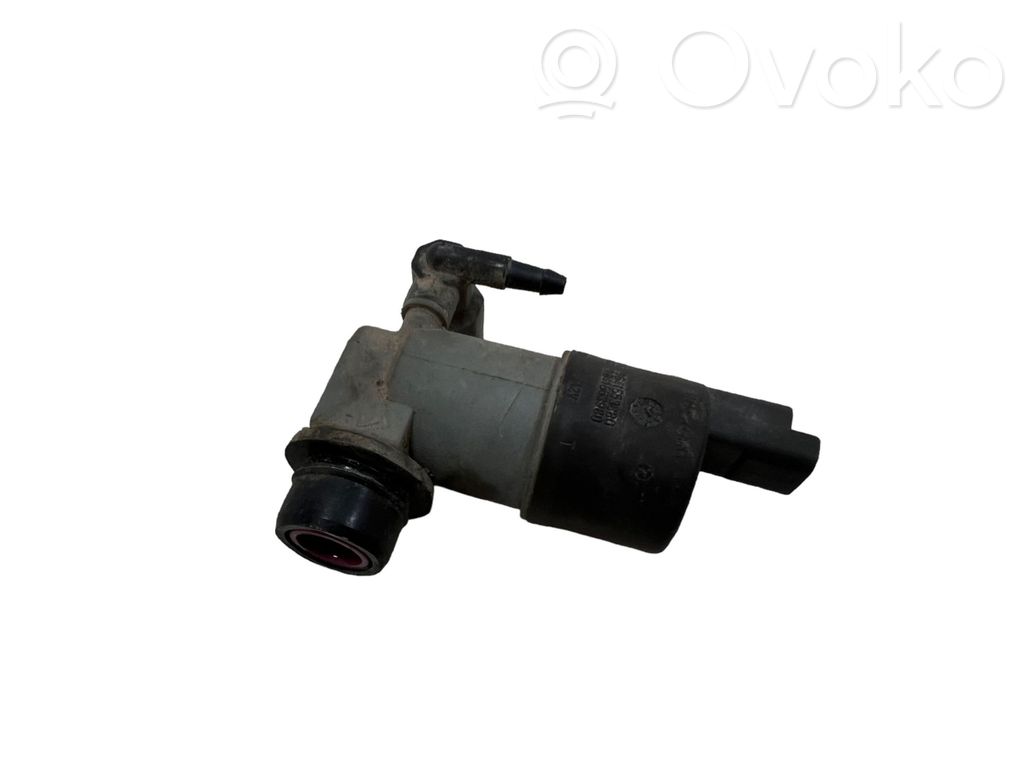 Nissan Qashqai Windscreen/windshield washer pump 