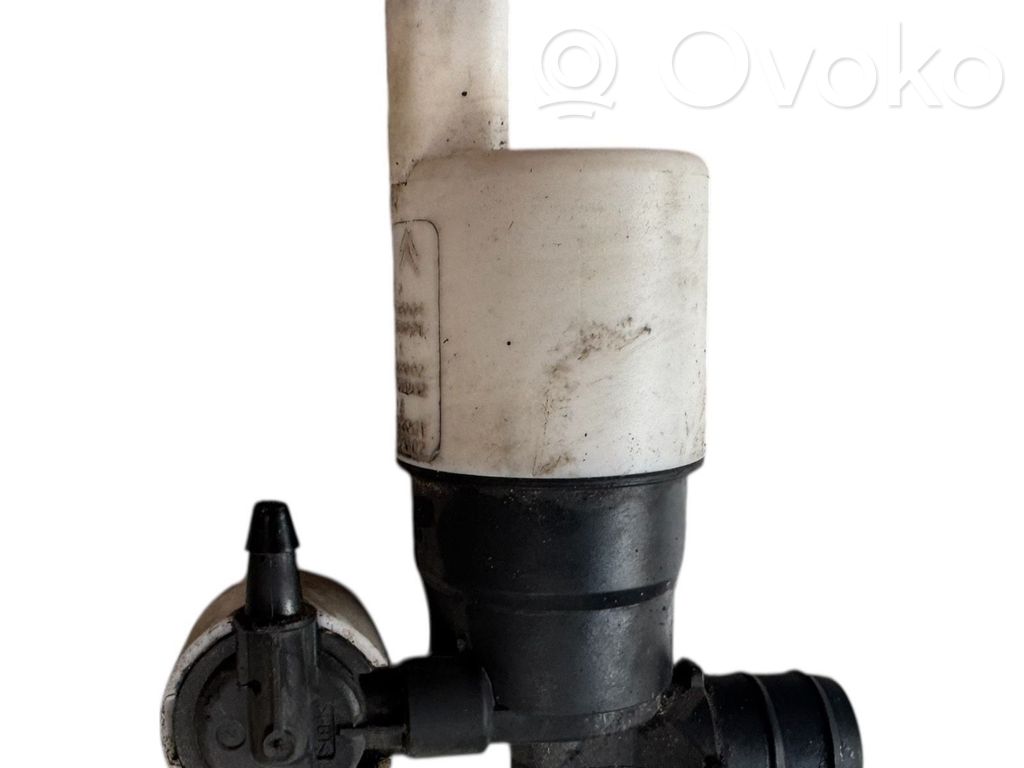 Citroen C4 II Windscreen/windshield washer pump 