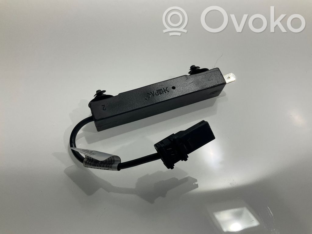 Mercedes-Benz E W212 Aerial antenna amplifier 