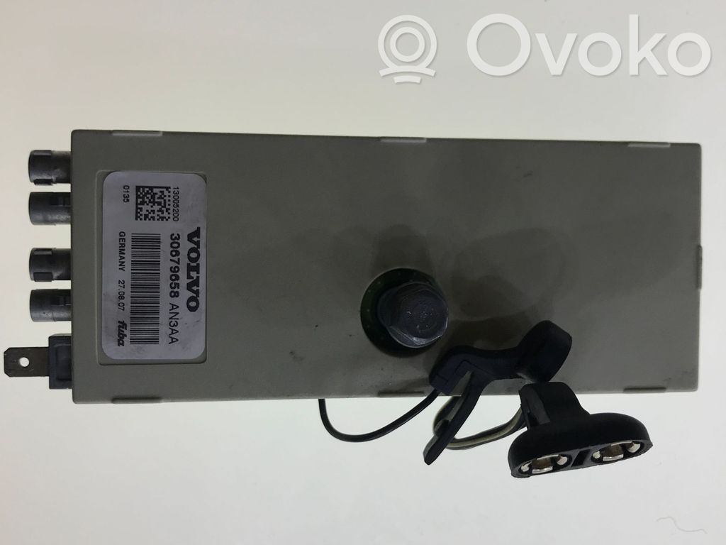 Volvo V70 Antenos stiprintuvas 