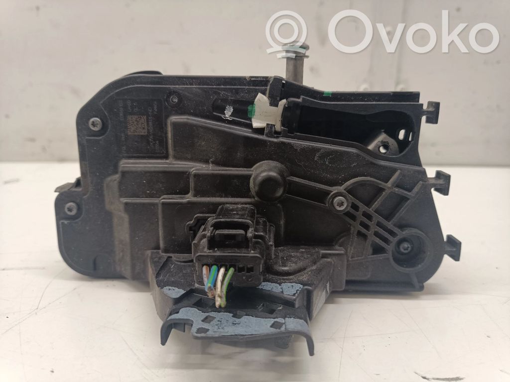 Ford Focus Priekšpusē slēdzene 