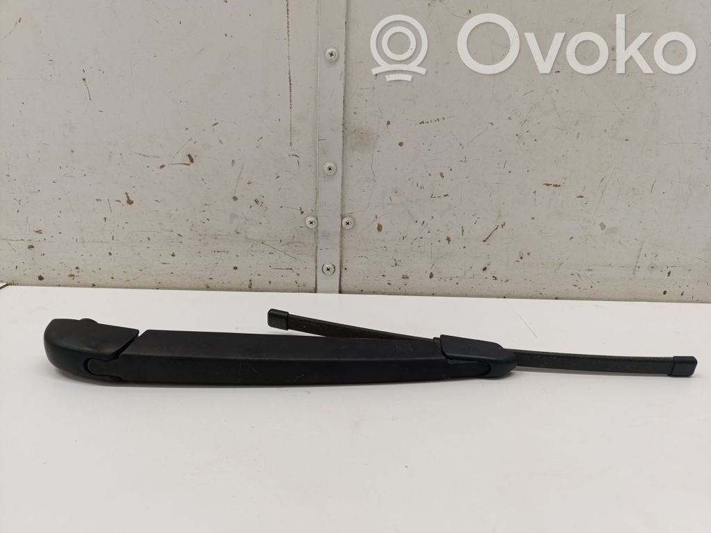 Rear wiper blade