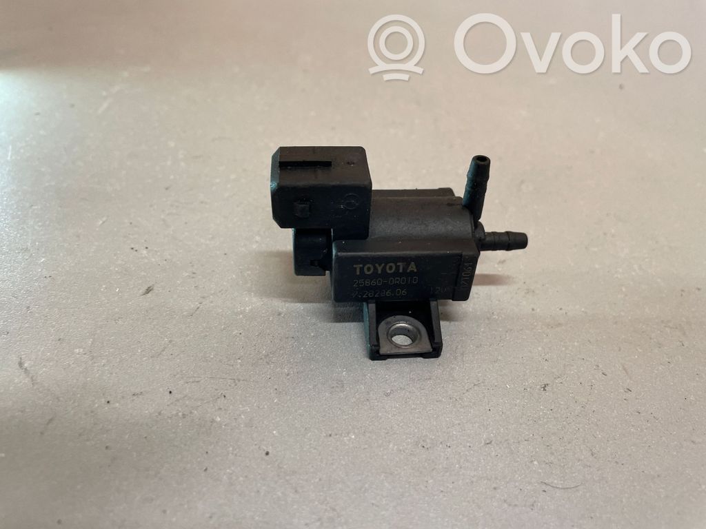 Toyota Corolla Verso E121 Turboahtimen magneettiventtiili 