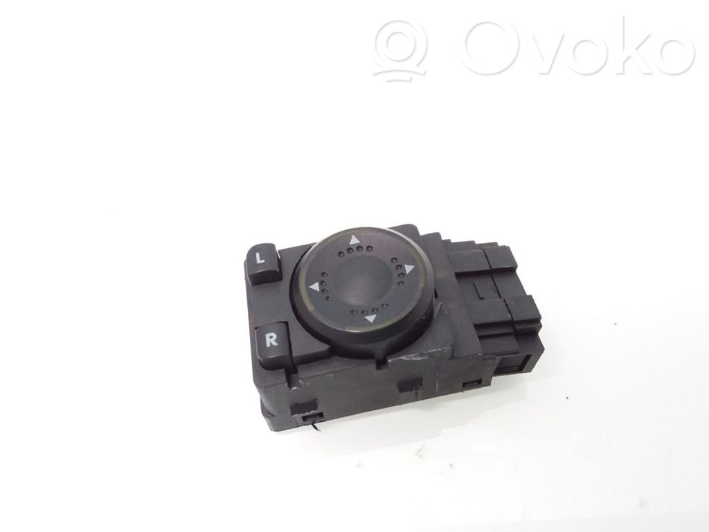 Volkswagen New Beetle Wing mirror switch 