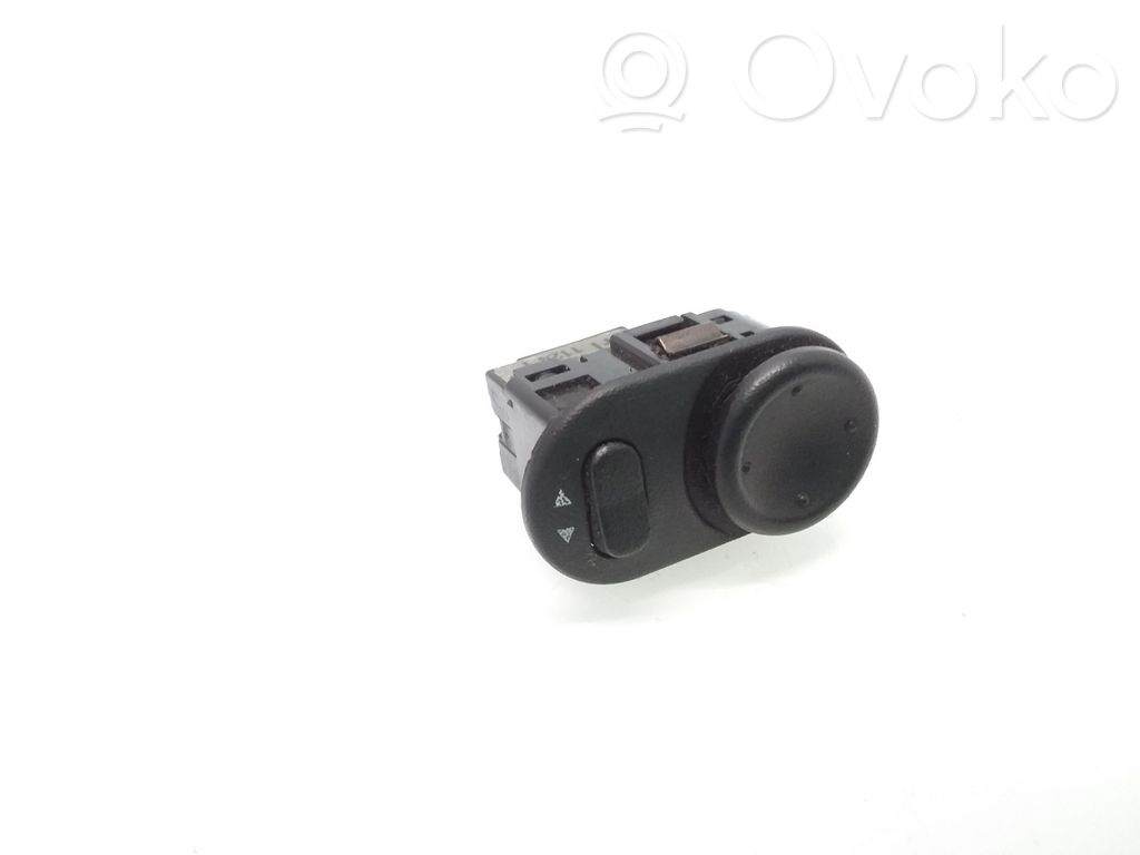 Opel Zafira A Wing mirror switch 