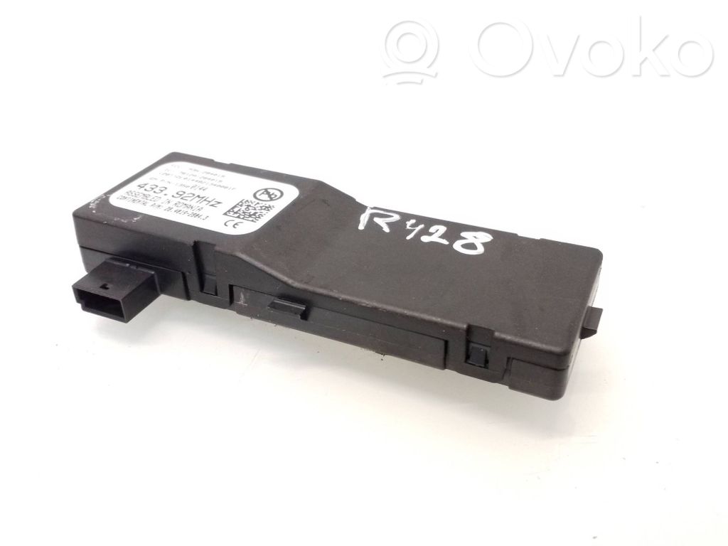 Opel Zafira C Antenna control unit 
