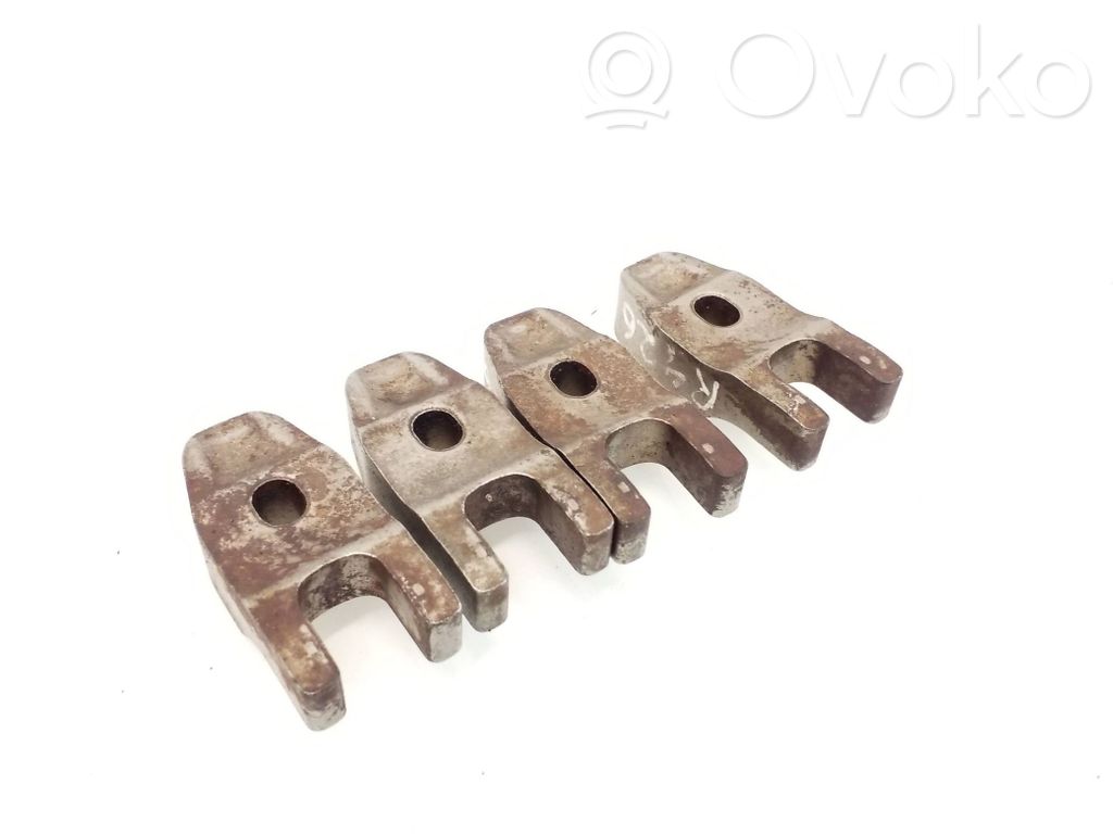 Abrazadera del inyector de combustible