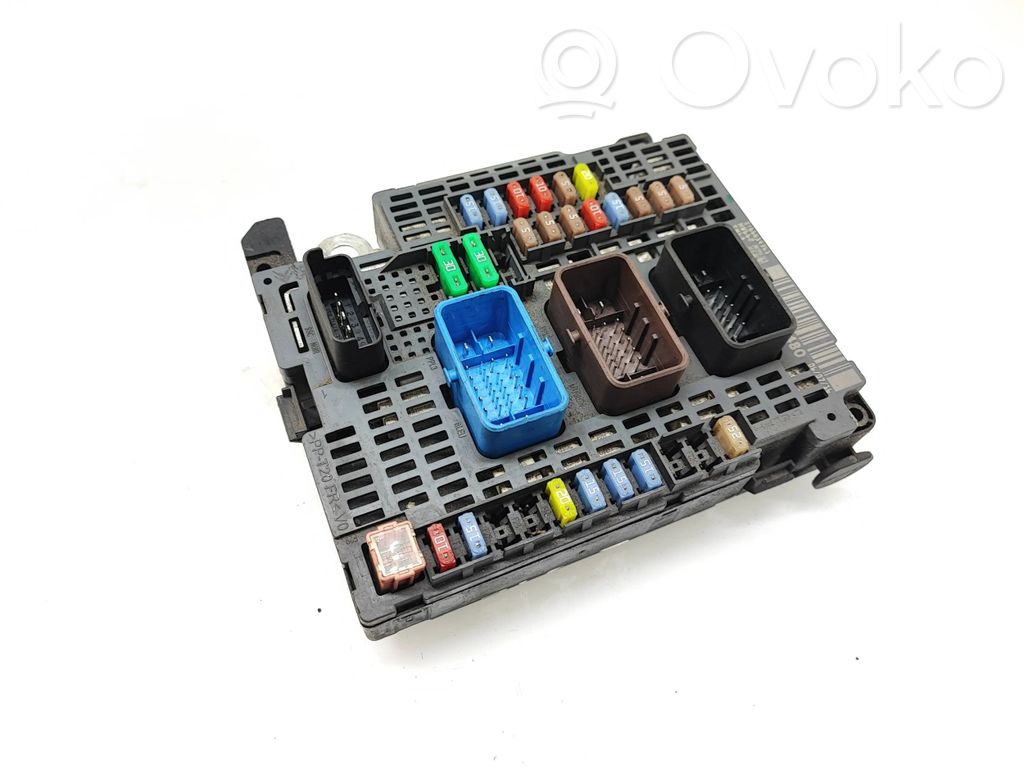Peugeot 508 Fuse module 