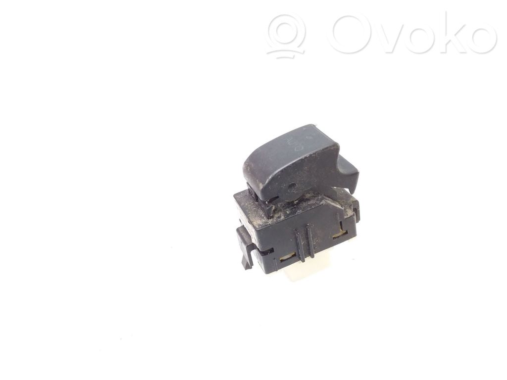 Toyota Avensis T250 Electric window control switch 
