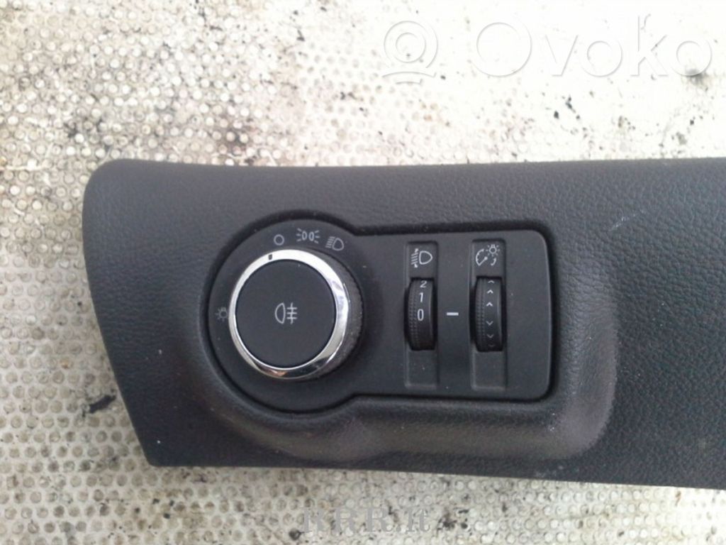 Opel Astra J Light switch 