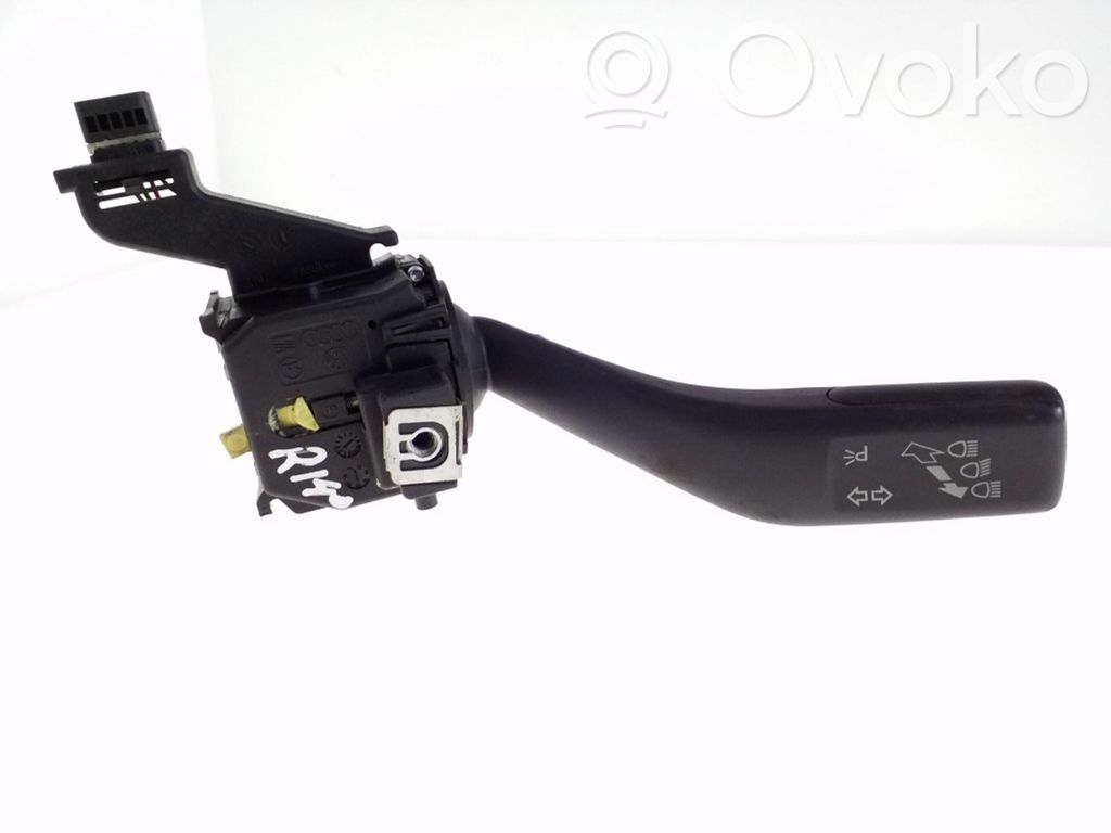 Skoda Octavia Mk2 (1Z) Indicator stalk 