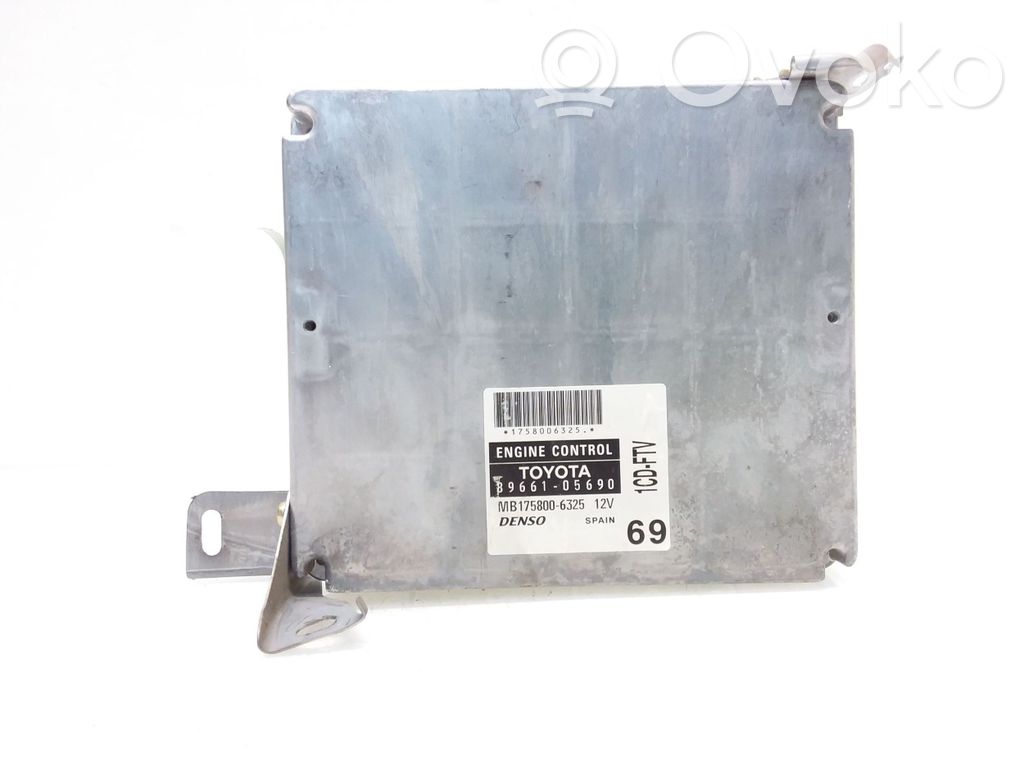 Toyota Avensis T250 Engine control unit/module 