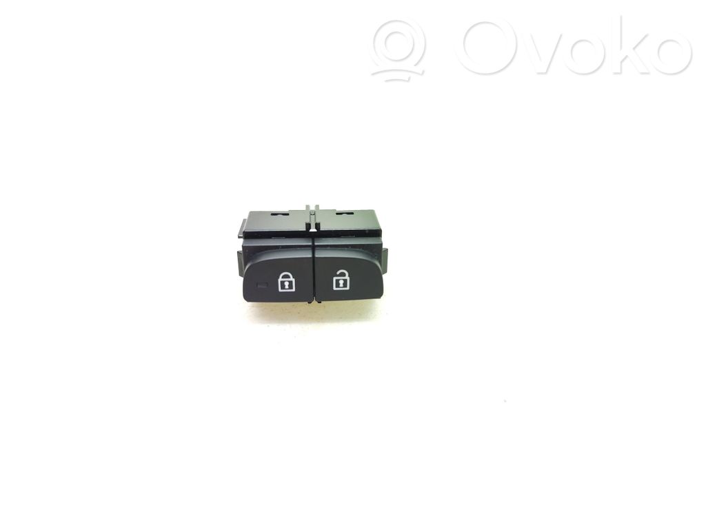 Volvo XC40 Central locking switch button 